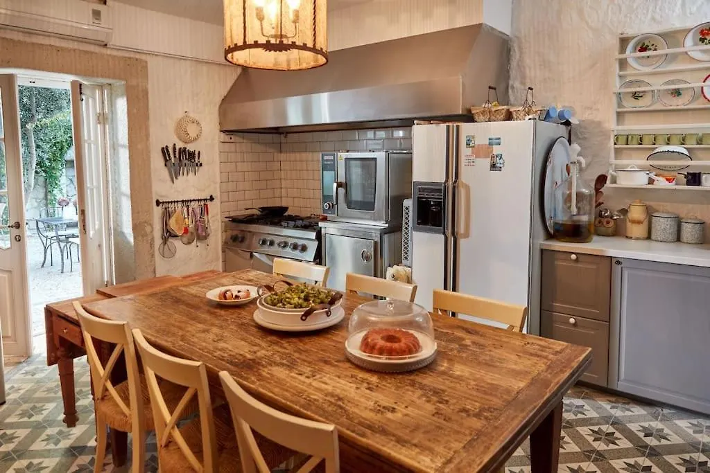 Luxurious Villa With Pool In The Center Of Alacati Кешме