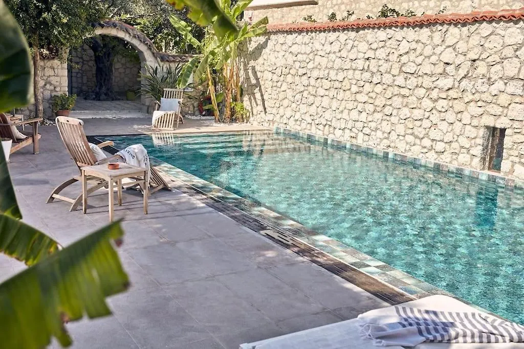 Luxurious Villa With Pool In The Center Of Alacati Cesme