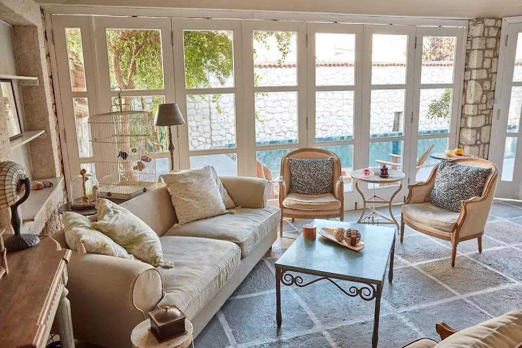 Luxurious Villa With Pool In The Center Of Alacati Cesme