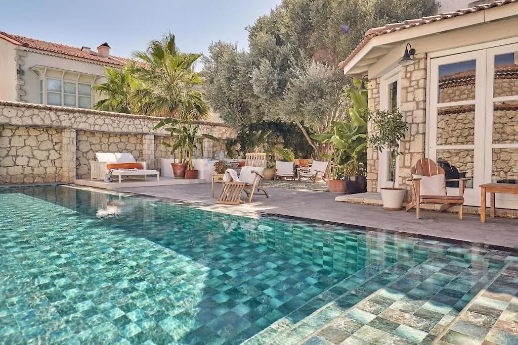Luxurious Villa With Pool In The Center Of Alacati Кешме